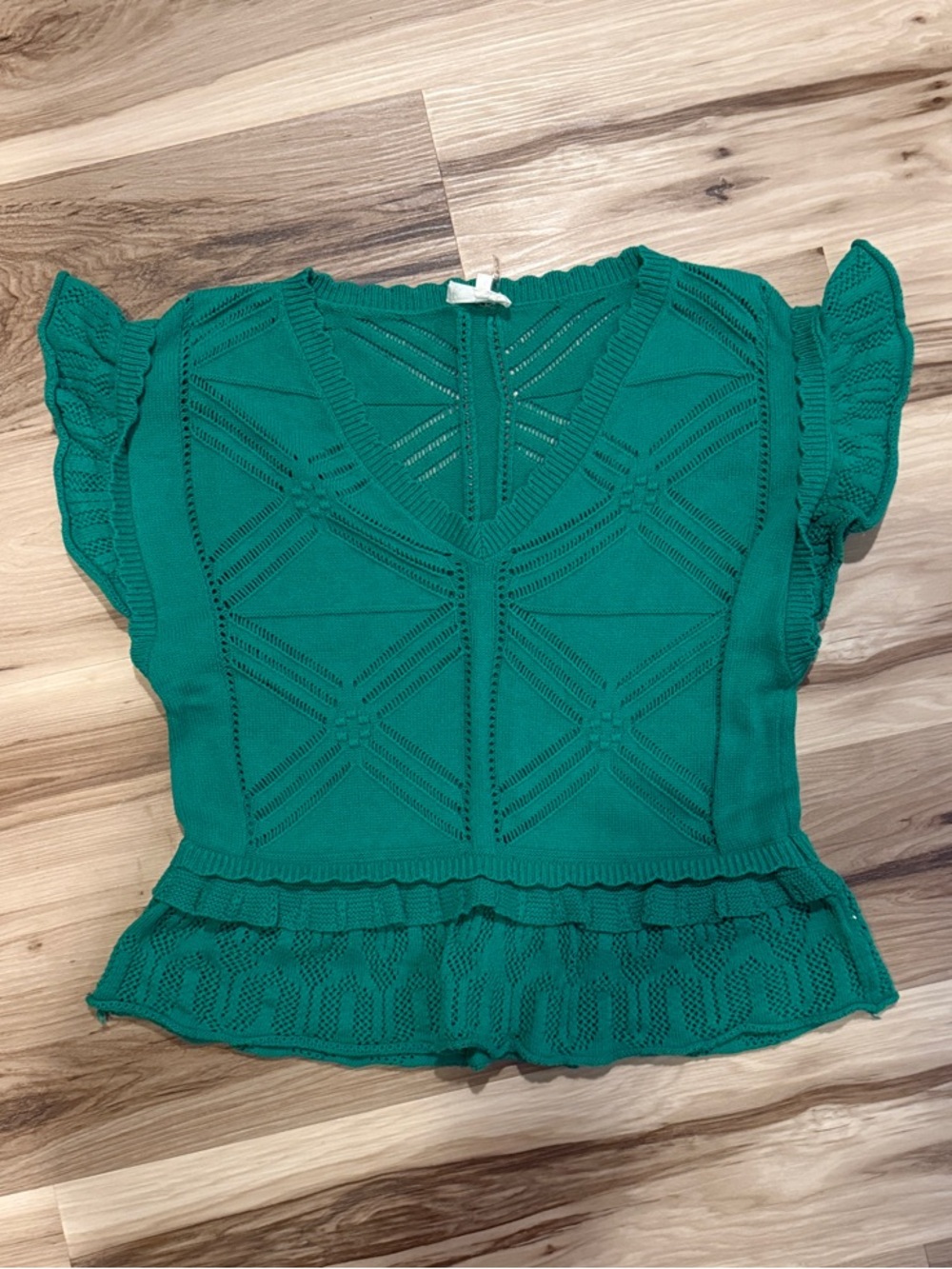 entro Green Knit V-Neck Ruffle Sleeve Top
